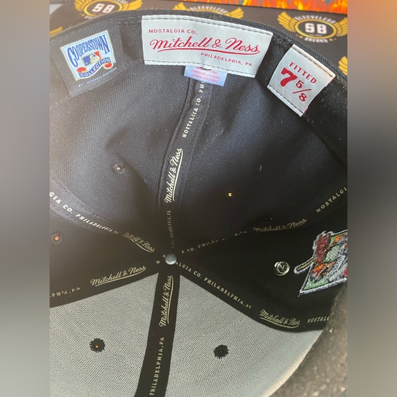 MITCHELL & NESS YANKEES TOPPS 50 YEARS EDITION CAP 7 5/8 - Picture 4 of 5